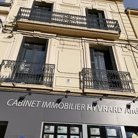 Saint-Chamond Aparthotel ภายนอก รูปภาพ
