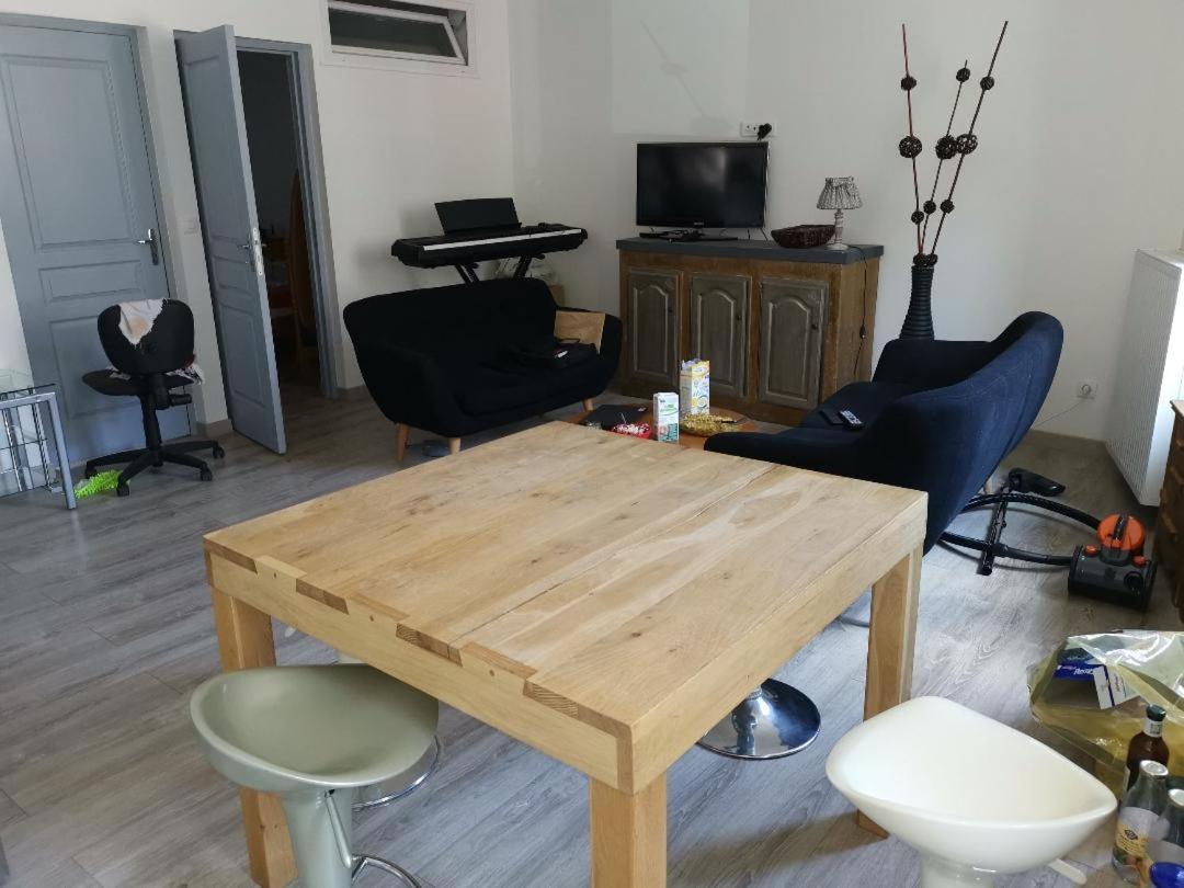 Saint-Chamond Aparthotel ภายนอก รูปภาพ