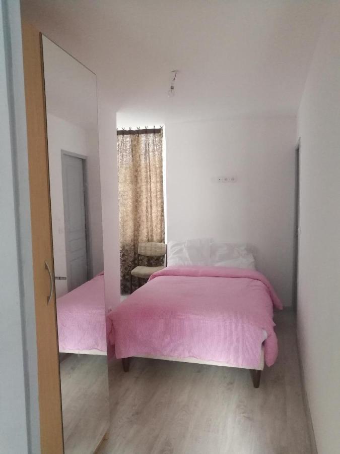 Saint-Chamond Aparthotel ภายนอก รูปภาพ